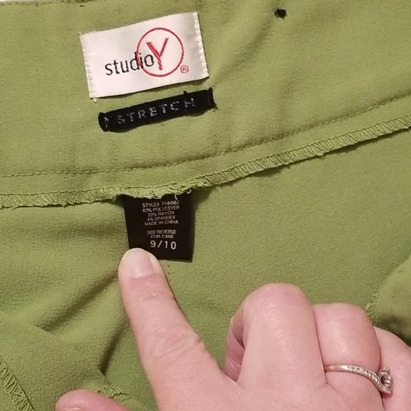 Capri Pants - Picture 3 of 3